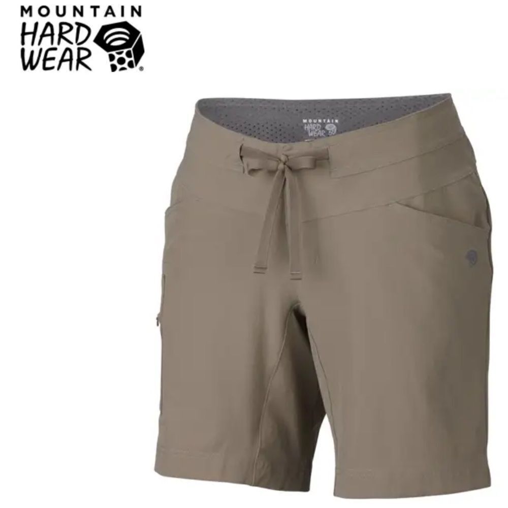 Mountain Hardwear olive Yuma cargo style crepe tech fabric shorts. Size 8.